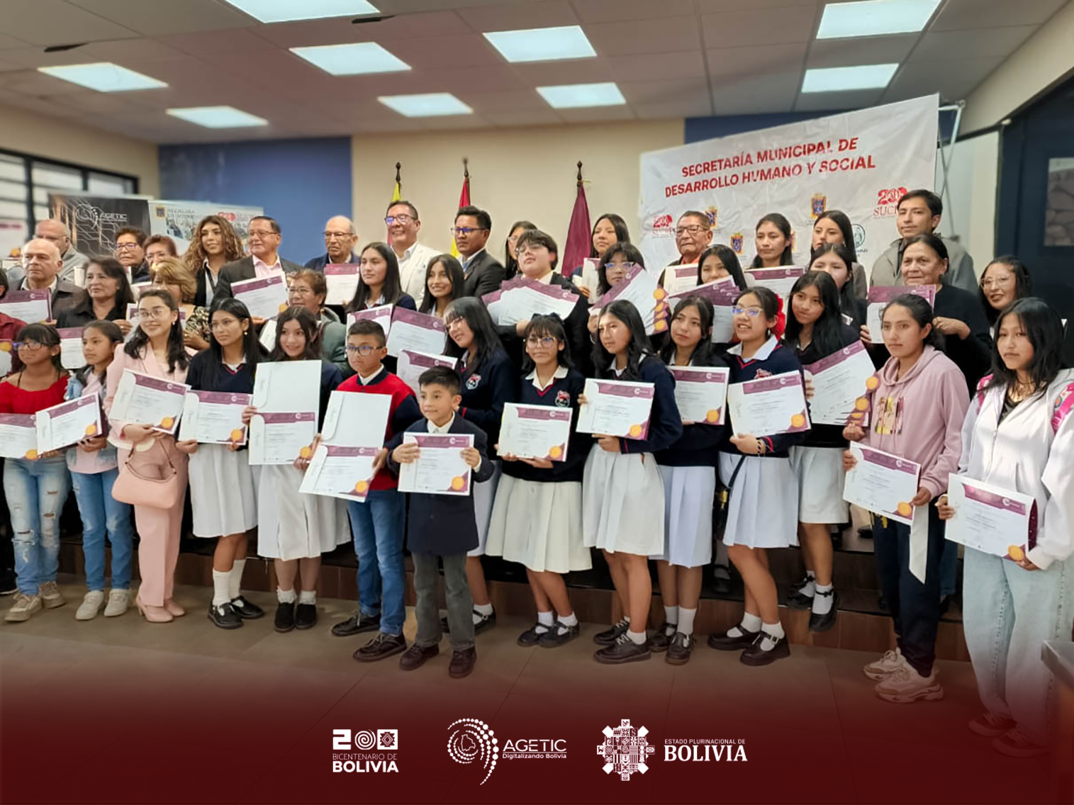 AGETIC impulsa la transformación digital en Sucre con más de 400 certificados